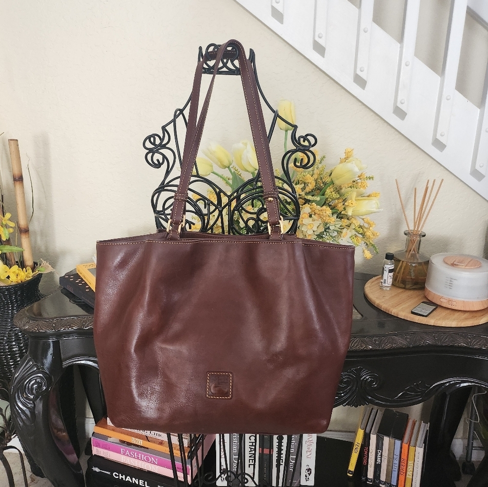 Dooney & Bourke Florentine Flynn Leather Shoulder Bag